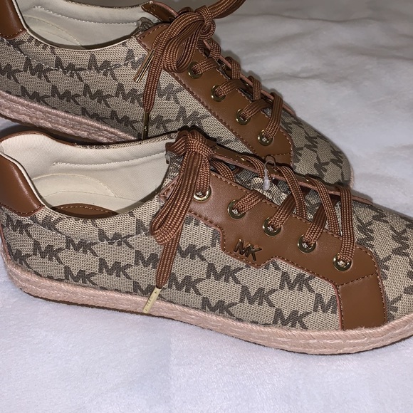 MICHAEL KORS shoes - Picture 1 of 6